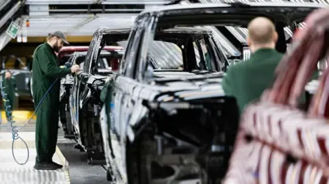 JLR Supply Chain Workers Reportedly Instructed to Register for Government Benefits, Labor Group States