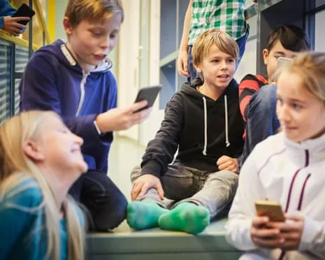 The Scandinavian nation to Introduce Nationwide Smartphone Ban in Schools