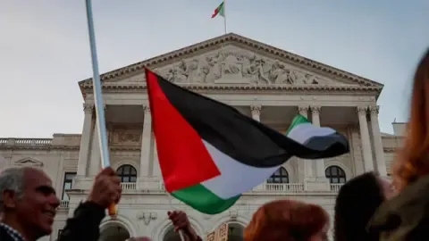 Portugal confirms it will acknowledge a sovereign Palestine.